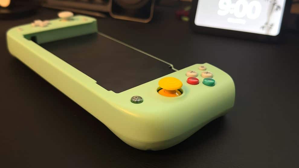 CRKD's NEO S Controller: The Ultimate Retro Switch Pad for Gaming Excellence