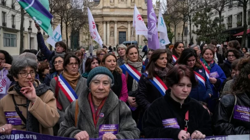 France's Senate Overwhelmingly Approves Adding Abortion 'Freedom' to Constitution